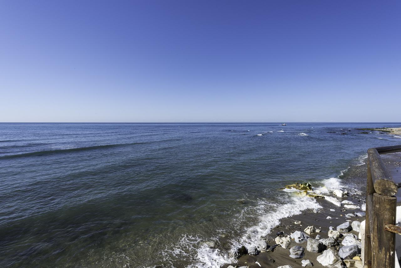 Nest Studio Playa Alhamar Sitio de Calahonda المظهر الخارجي الصورة