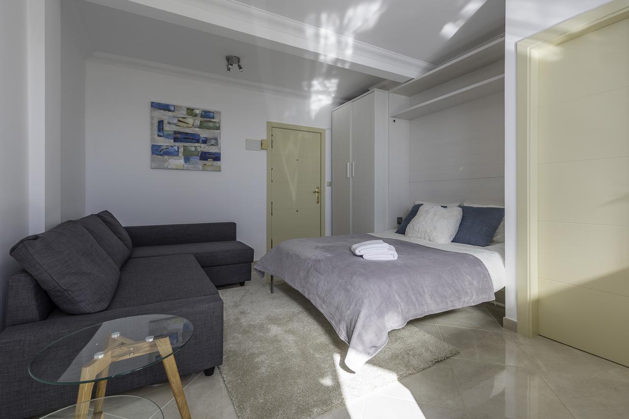 Nest Studio Playa Alhamar Sitio de Calahonda المظهر الخارجي الصورة